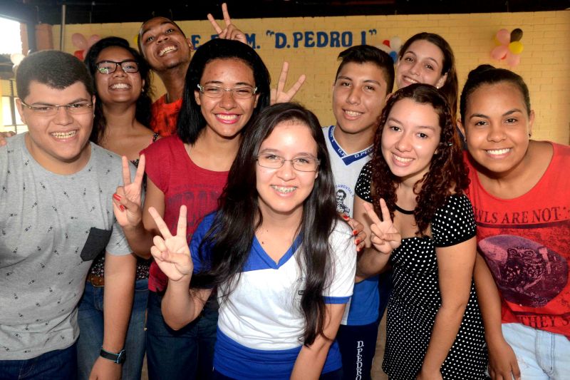 notícia: Escola Dom Pedro I comemora aprovação de 29 alunos no vestibular