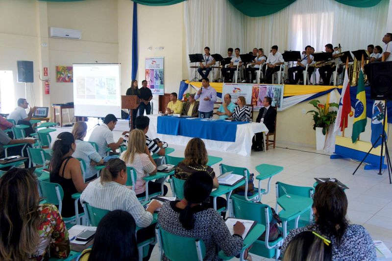notícia: Santarém recebe Seminário de Identificação de Demandas de Qualificação Profissional