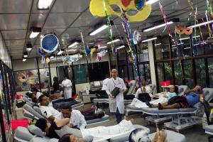 notícia: Mais de 1.300 voluntários já doaram sangue na campanha do carnaval
