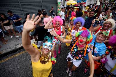 notícia: Mesmo com chuva, pré-carnaval da Cidade Velha atrai centenas de foliões