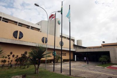 notícia: Hospital Metropolitano abre vagas para enfermeiro, nutricionista e recepcionista