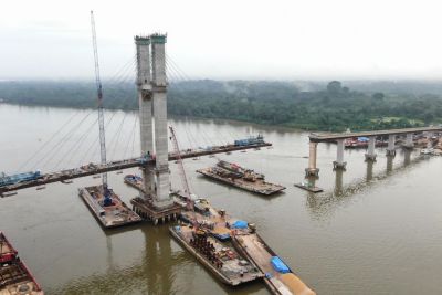 notícia: Setran instala oitavo par dos 10 de estruturas de concreto na Ponte Rio Moju