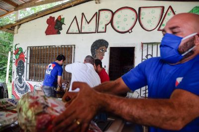 galeria: OGE entrega cestas de alimentação para quilombolas na comunidade abacatal