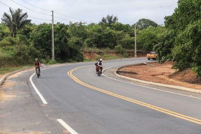 notícia: Setran garante asfalto para 300 quilômetros de vias no Baixo Amazonas e no Xingu