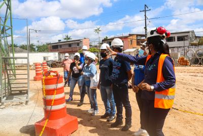 notícia: Moradores da Cabanagem e Terra Firme visitam obras da Usina da Paz, em Belém