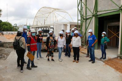 notícia: Técnicos da Seduc avaliam os espaços da Usina da Paz no Icuí-Guajará, em Ananindeua