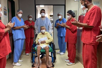 notícia: Com 94 anos, paciente vence a Covid-19 e tem alta do Hospital Regional da Transamazônica