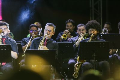 notícia: Amazônia Jazz Band participa das celebrações de um ano da Usipaz Antônia Correa com concerto