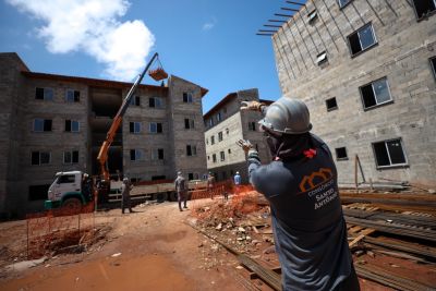 notícia: Construção de 400 unidades habitacionais registra 47% dos serviços concluídos na Terra Firme