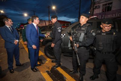 notícia: Governo entrega viaturas blindadas para as forças de segurança do estado