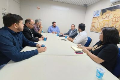 notícia: Em Santarém, governo discute avanços para implantação do Distrito Industrial