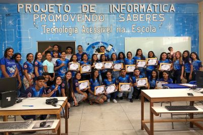 notícia: Escola oferta curso gratuito de informática para estudantes e comunidade em Mocajuba