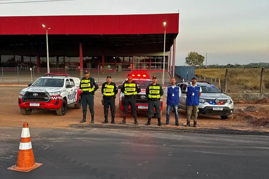 Barreira de fiscalização integrada entre Artran e Polícia Militar 