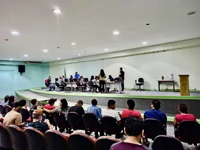 notícia: Estado fortalece acessibilidade e renda em Feirão de Emprego para pessoas com deficiência