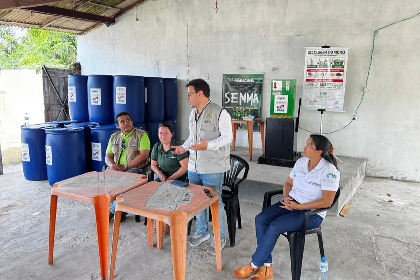 Rodolpho entregando pra comunidade de Fortalezinha