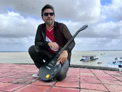 notícia: Teatro Waldemar Henrique recebe a 'Rota das Garças', de Charles Andi