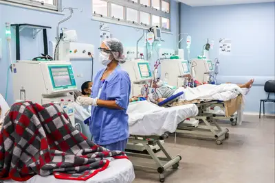 notícia: Estado reforça assistência em nefrologia no HC com mais de 230 mil sessões de hemodiálise