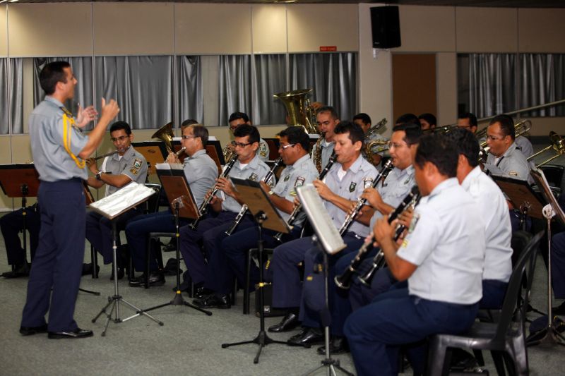 notícia: Bandas militares e sinfônicas abrem programação artística do III Festival Música das Américas