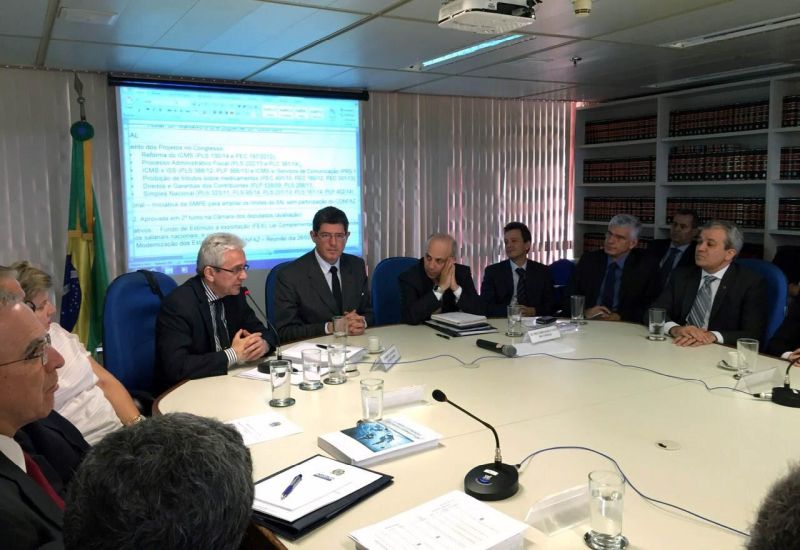 notícia: Ministro da Fazenda reuniu com secretários estaduais em Brasília