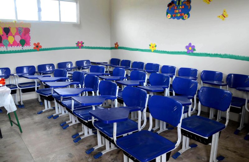 notícia: Escolas se preparam para receber alunos no início do ano letivo