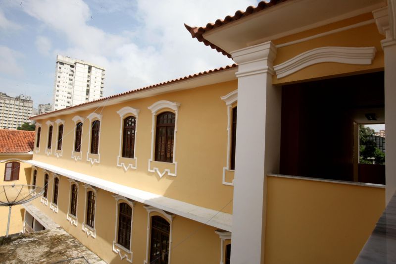 notícia: Governo entrega novo prédio do Instituto Estadual Carlos Gomes