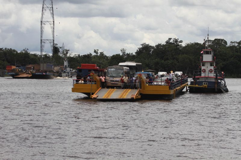 notícia: Segunda rampa começa a ser utilizada na travessia de balsa sobre o Rio Moju
