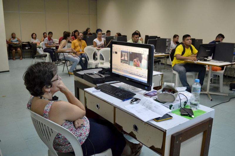 notícia: Biblioteca Pública Arthur Vianna recebe projeto “Tô na Rede”