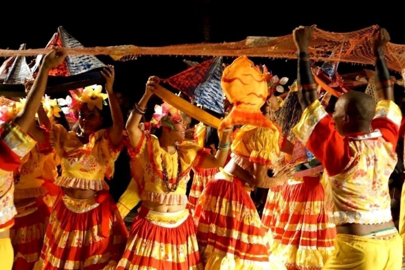 notícia: Grupo Trilhas da Amazônia apresenta show folclórico na Estação