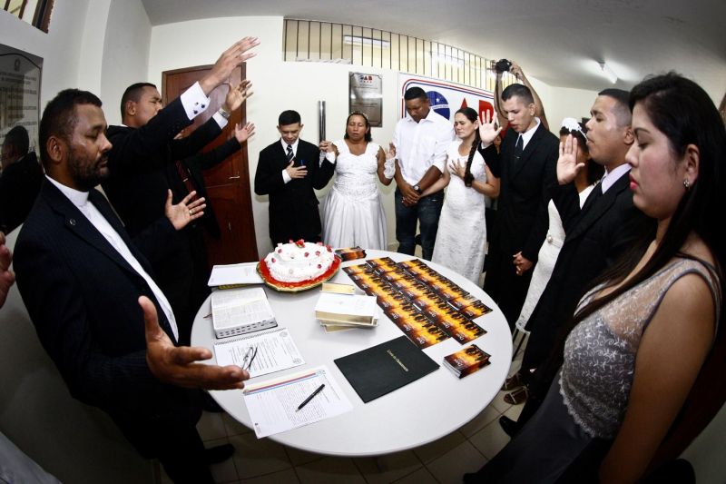 notícia: Detentos casam em cerimônia civil e religiosa no CRPP I