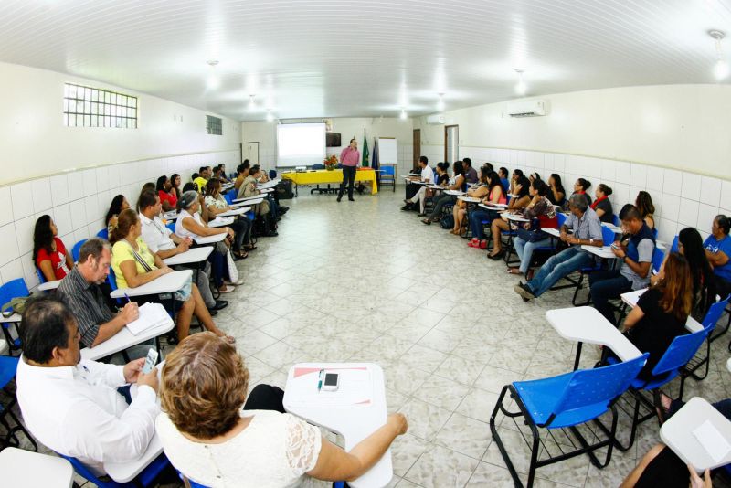 notícia: Governo estimula capacitação de educadores sociais em Belém