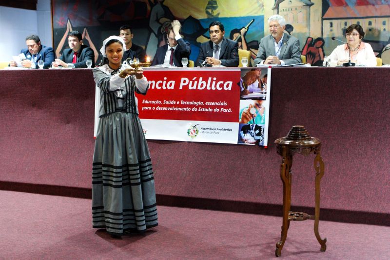 notícia: Audiência pública na Alepa marca comemorações pelos 70 anos do curso de Enfermagem da Uepa