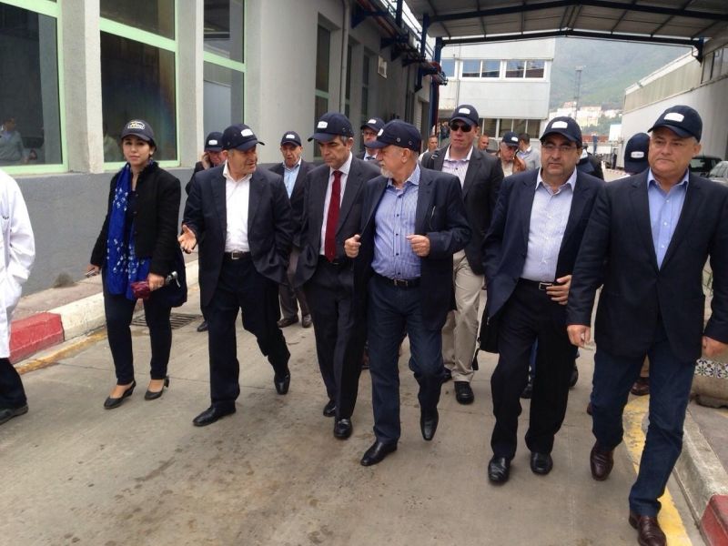 notícia: Governador visita indústria argelina que prepara chegada ao Pará