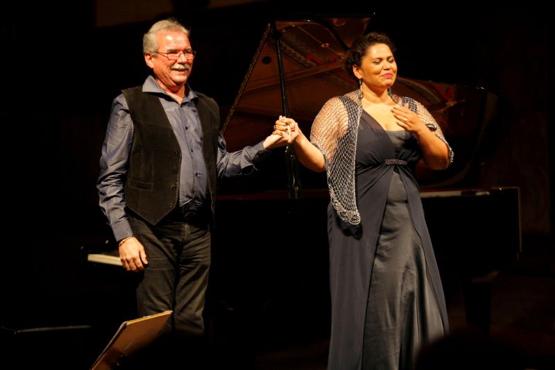 notícia: Adriane Queiroz é homenageada no XXVIII Festival Internacional de Música do Pará