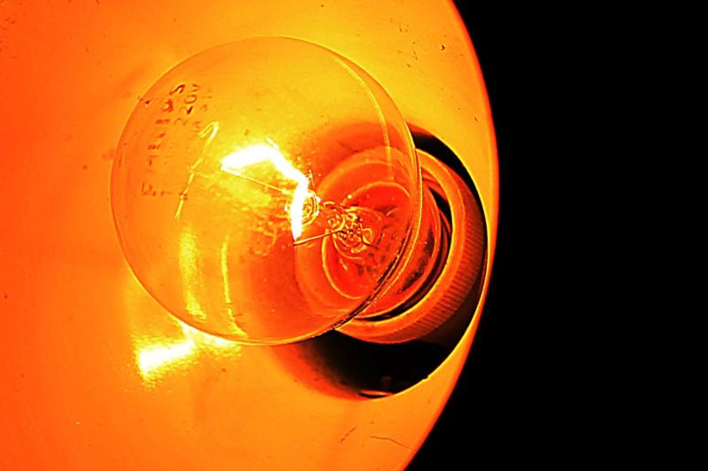 notícia: Inmetro suspende venda de lâmpadas incandescentes de 60 watts