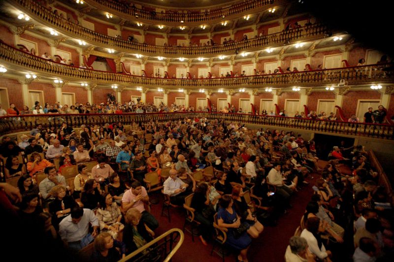 notícia: Abertura do Festival de Ópera leva grande público ao Theatro da Paz