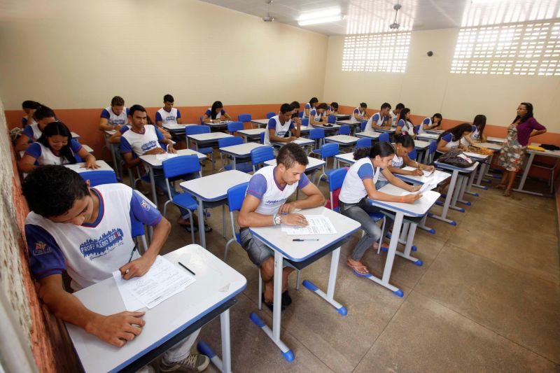 notícia: Mais de 95 mil alunos da rede estadual farão teste semelhante ao Enem