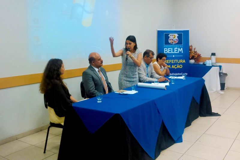 notícia: Encontro em Belém avalia acesso da população carente a programas sociais