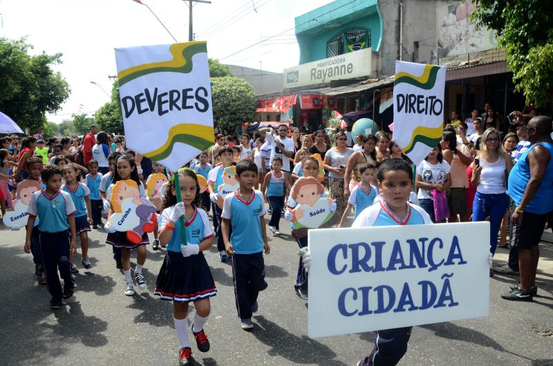 notícia: Mais de 8 mil estudantes participam do desfile escolar na Cremação e Guamá
