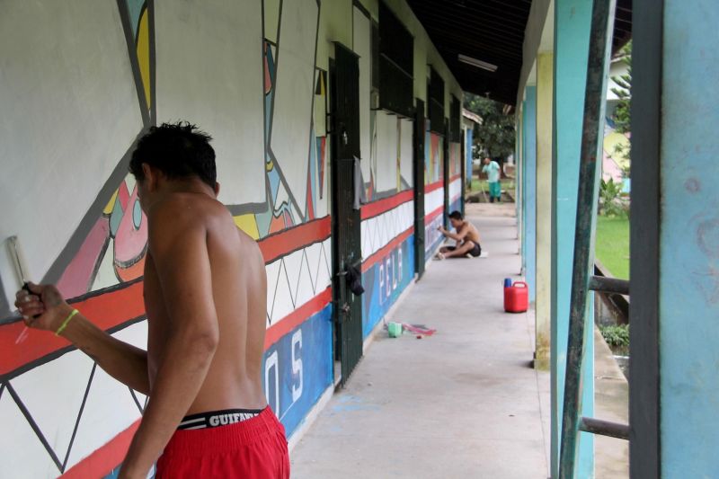 notícia: Adolescentes internos da Fasepa participam de oficina de pintura