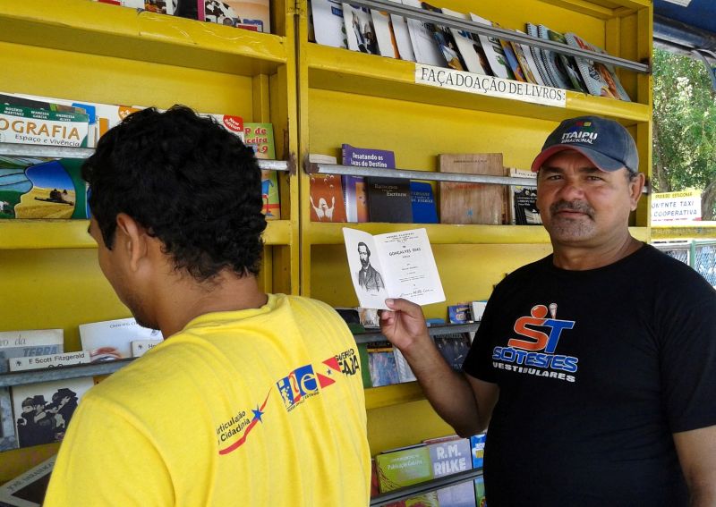 notícia: Livro Solidário adota Parada da Leitura da PMB
