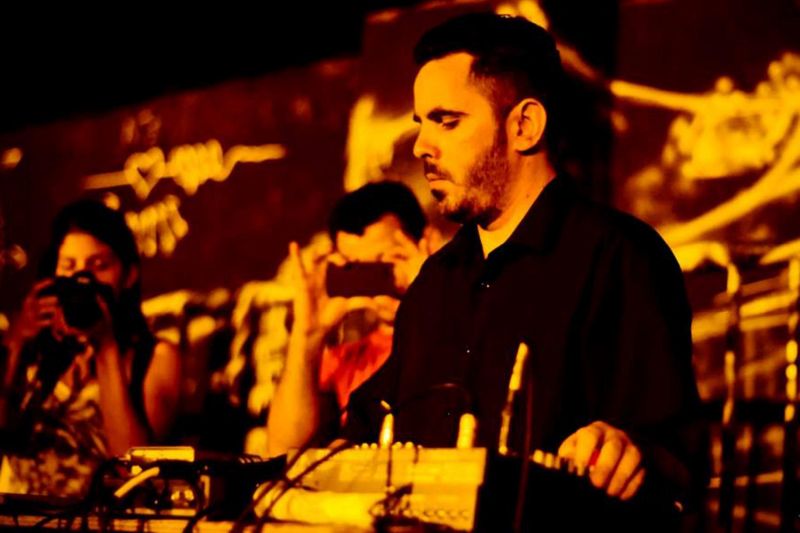 notícia: Produtor e DJ ProefX ministra oficina de música digital no Curro Velho