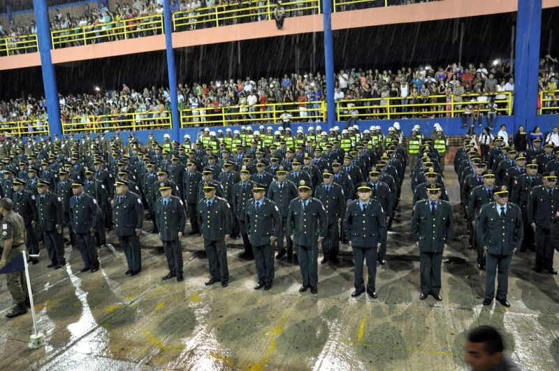 notícia: Governo faz a maior promoção de praças da história da Polícia Militar
