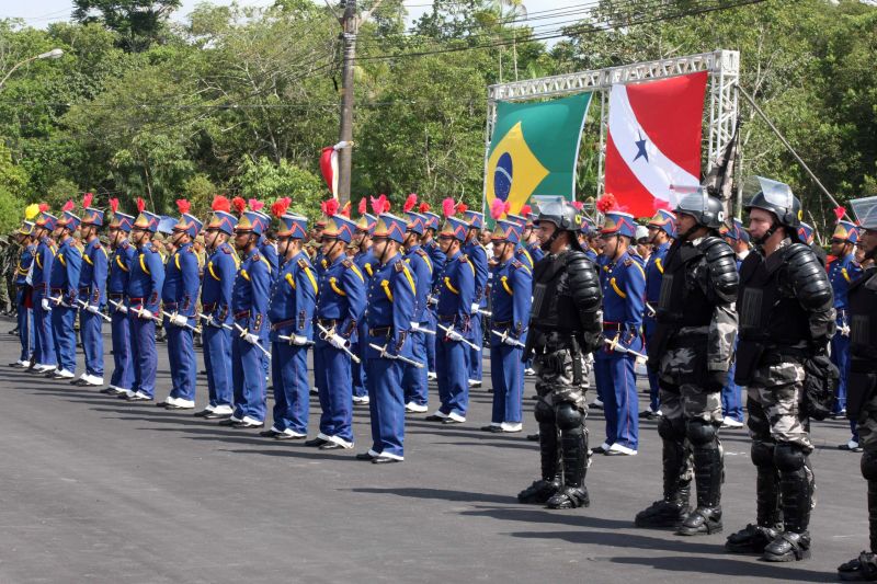 notícia: Governo realiza maior promoção de militares da história da PM