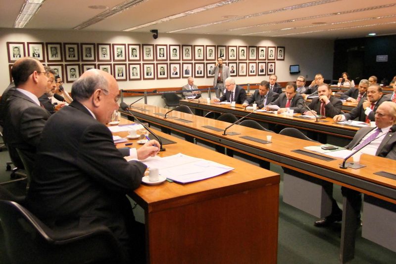 notícia: Reunião da bancada paraense define apoio a projetos essenciais para o Estado