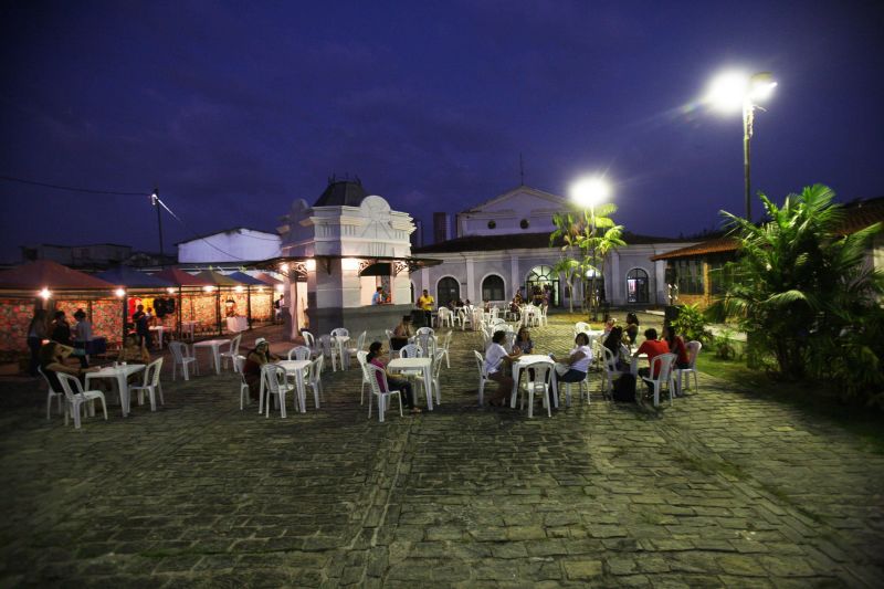 notícia: Feira da Beira reuniu música, teatro e gastronomia no Curro Velho