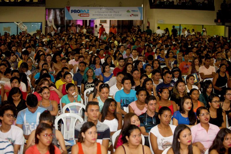 notícia: Dois mil alunos assistem ao último aulão do Pro Paz Enem em Belém