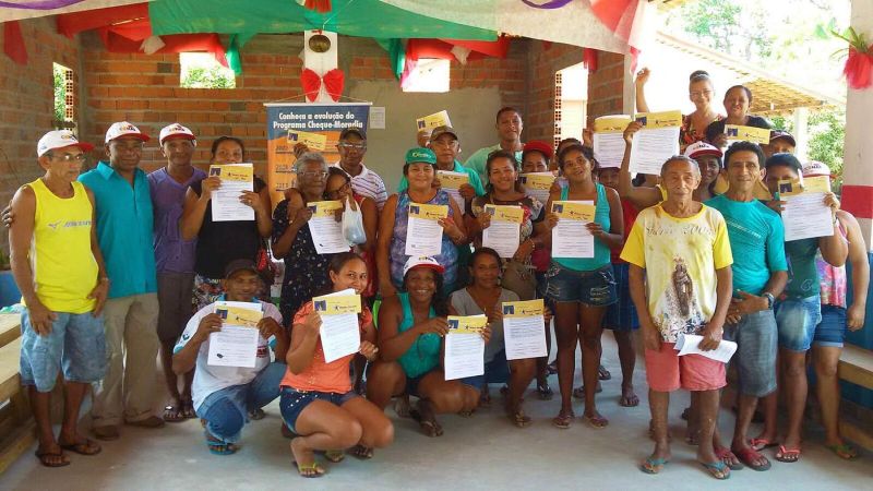 notícia: Comunidade quilombola em Mocajuba recebe R$ 144 mil em cheque moradia