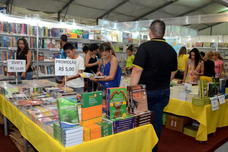 notícia: Estudantes da rede estadual participam do Salão do Livro do Baixo Amazonas