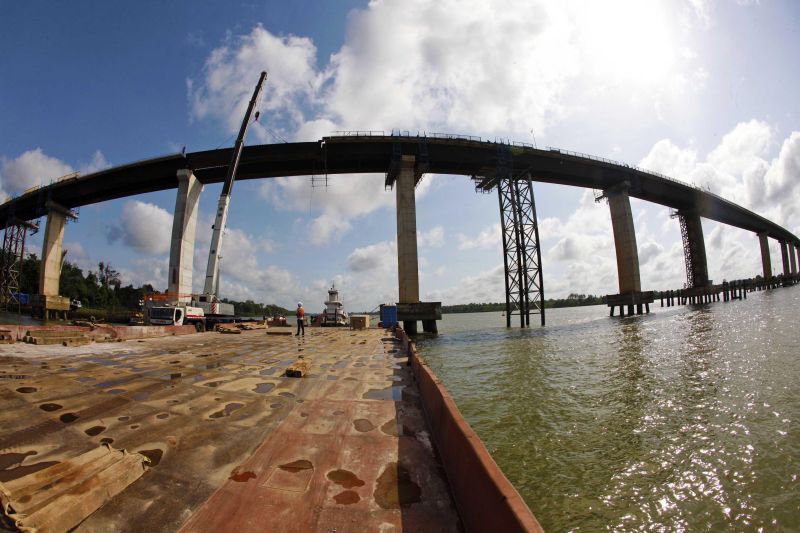 notícia: Setran ergue última viga da Ponte Moju Cidade