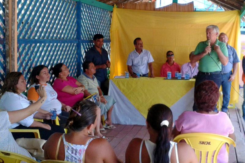 notícia: Setur participa de reunião com barraqueiros da praia de Beja, em Abaetetuba